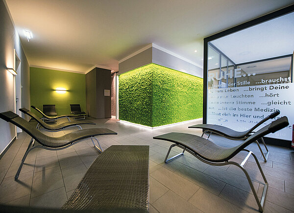 Moss Wall Evergreen Premium Apple Green, relaxation room, Hallein fitness centre
